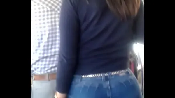 Ống rich buttocks on the bus tốt mới