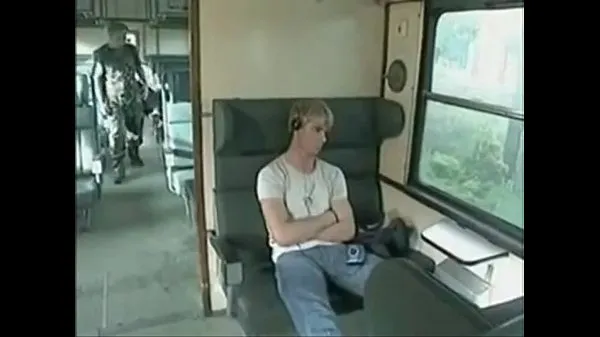 Ny Blond guys fuck on the train fint rør