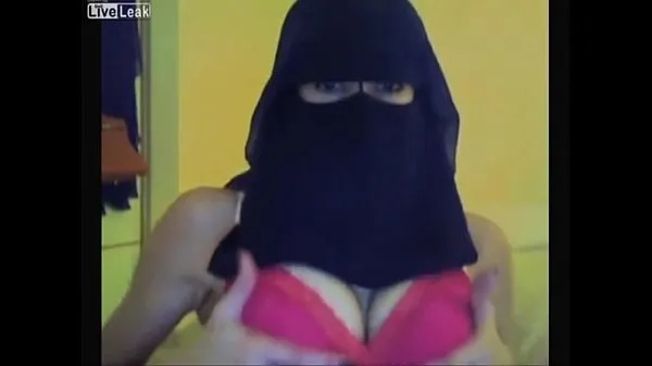 Ny Sexy Saudi Arabian girl twerking with veil on fint rør