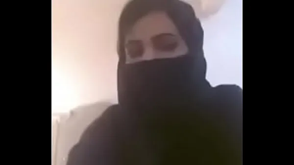 Nowa Arab Girl Showing Boobs on Webcam cienka rurka