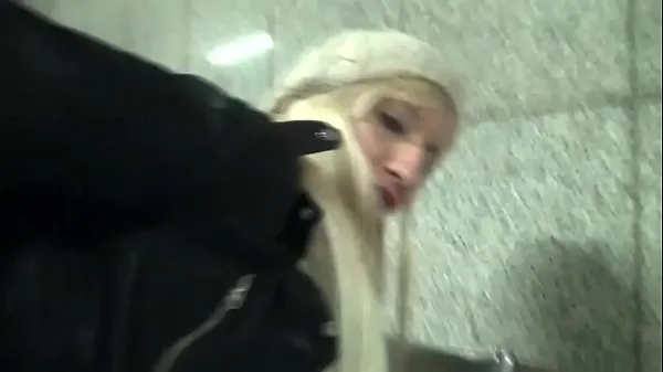 نیا Fucking at the subway station: it ends up in her ass and in her leather jacket عمدہ ٹیوب