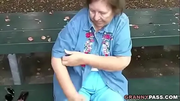 Nytt Granny Flashing In Public fint rör