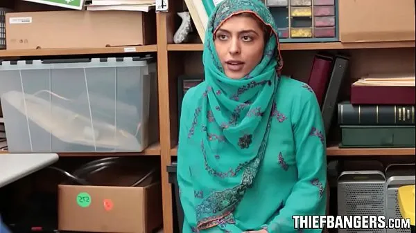 नई Audrey Royal Busted Stealing Wearing A Hijab & Fucked For Punishment ठीक ट्यूब