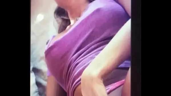 Nuevo tubo fino What is her name?!!!! Sexy milf with purple panties please tell me her name