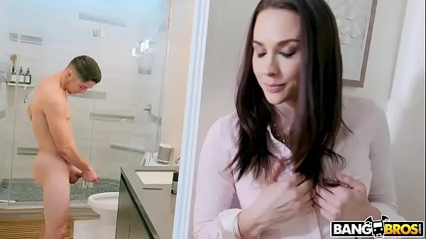 새로운 BANGBROS - Stepmom Chanel Preston Catches Jerking Off In Bathroom 파인 튜브