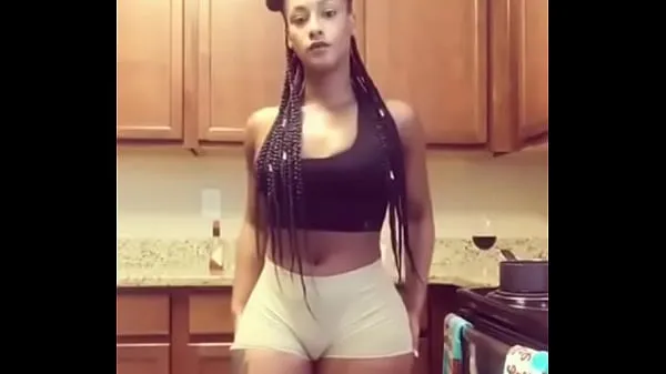 New Young chick twerking for (s.. sstorm2x fine Tube
