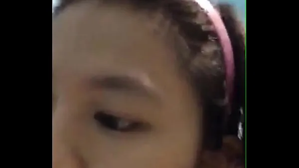 Új Indonesian girl bath on webcam part 2 finomcső