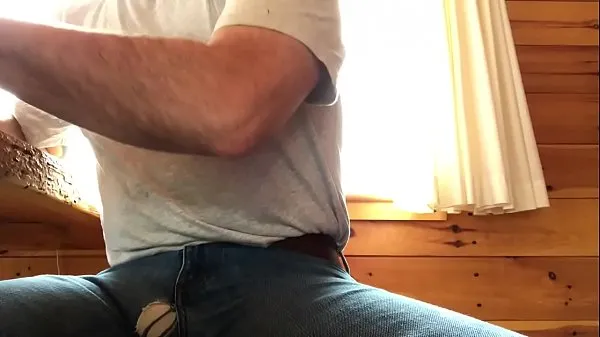 Νέος Huge hole in his jeans. Hot as fuck big bulge λεπτός σωλήνας