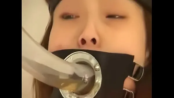 Nytt Japanese slave eats s. on bondage fint rör