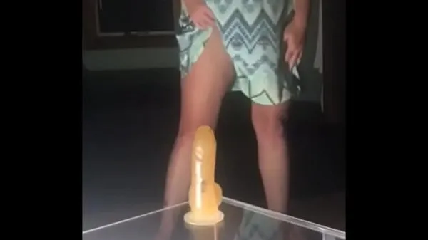 Nová Amateur Wife Removes Dress And Rides Her Suction Cup Dildo jemná tuba
