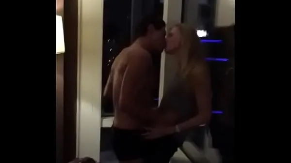 Νέος Blonde wife shared in a hotel room λεπτός σωλήνας