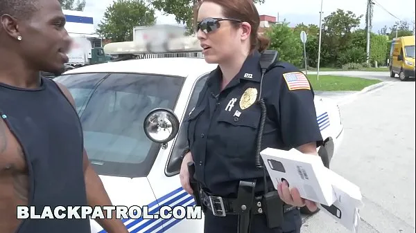 Νέος Black criminal fucks police patrol λεπτός σωλήνας