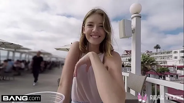 Ny Real Teens - Teen POV pussy play in public fint rør