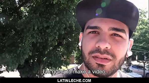 Baru LatinLeche - Scruffy Stud Joins a Gay-For-Pay Porno halus Tube
