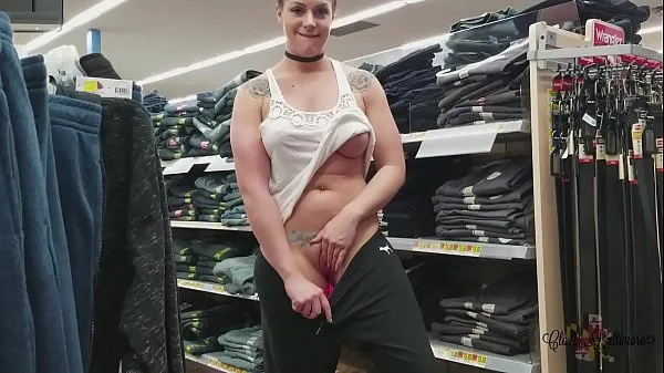 Yeni Walmart Public Nudity MILF Part 2 ince tüp