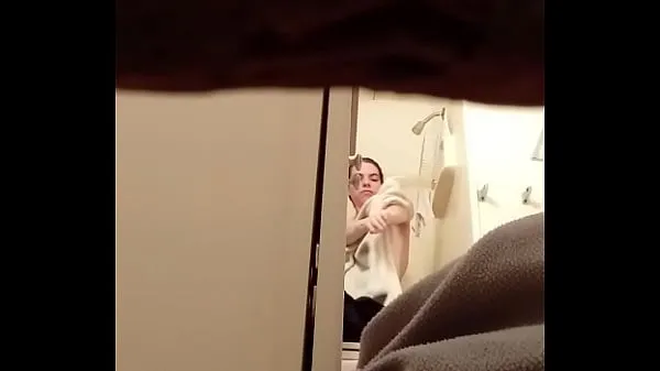 Nová Spying on sister in shower jemná trubice