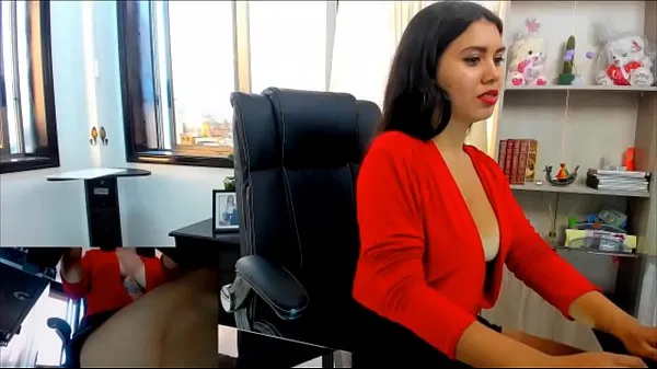 Nová Naughty Shana plays in the office jemná trubice