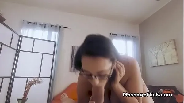 Nytt Curvy big tit nerd pov fucked during massage fint rör