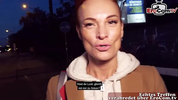 Nová skinny redhead slut pick up at casting EroCom Date on Berlin Street jemná trubice