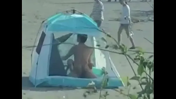 Νέος The couple make love in the tent λεπτός σωλήνας
