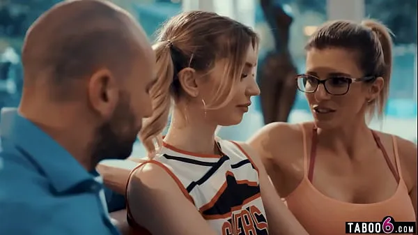 Nová Coach wife brings in tiny teen cheerleader for husband jemná trubice