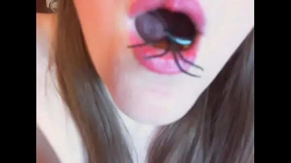 新型A really strange and super fetish video spiders inside my pussy and mouth细管