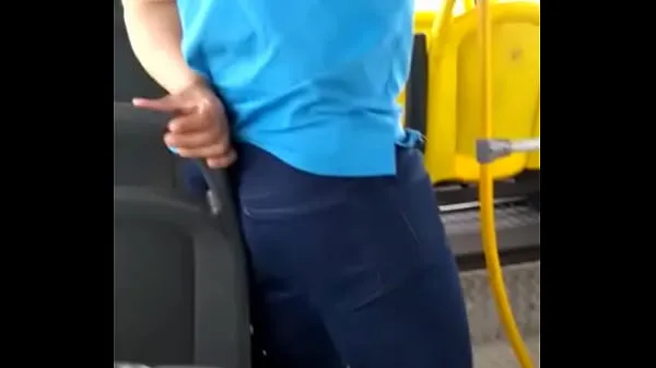 Νέος pissed on the bus λεπτός σωλήνας