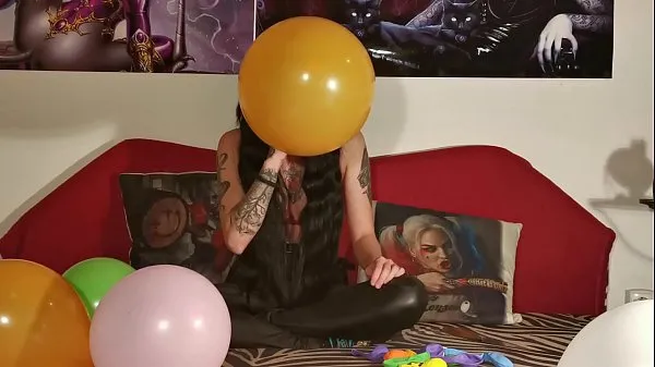Novo Sexy teen girl's balloon fetish part2 1080p tubo fino