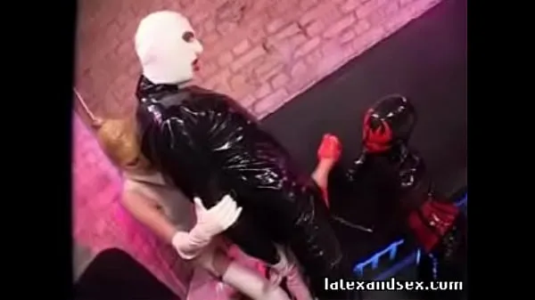 Ny Latex Angel and latex demon group fetish fint rør