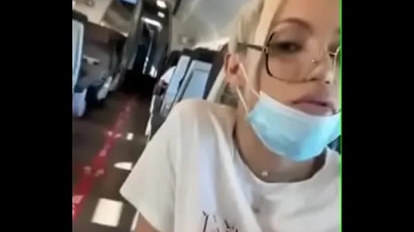 Nowa Blonde shows his cock on the plane cienka rurka