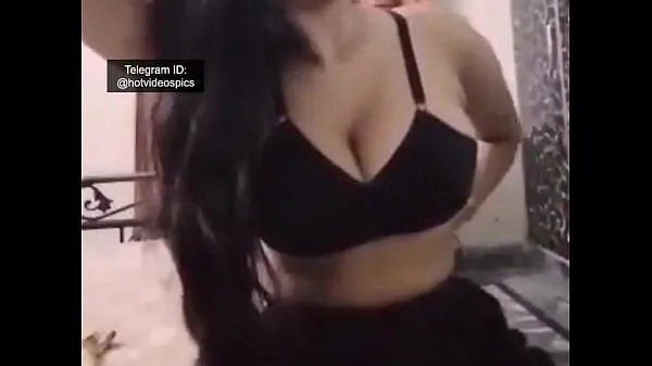 Uusi GF showing big boobs on webcam hieno tuubi