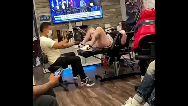 Yeni Orgasm while tattooing ince tüp
