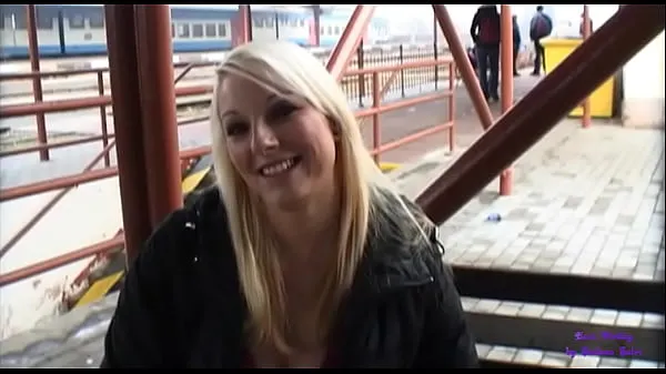 Baru A young blonde in exchange for money gets touched and buggered in an underpass halus Tube