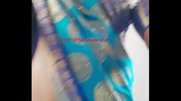 Nová Indian beautiful crossdresser model in blue saree jemná tuba