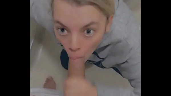 Ny Young Nurse in Hospital Helps Me Pee Then Sucks my Dick to Help Me Feel Better fint rør