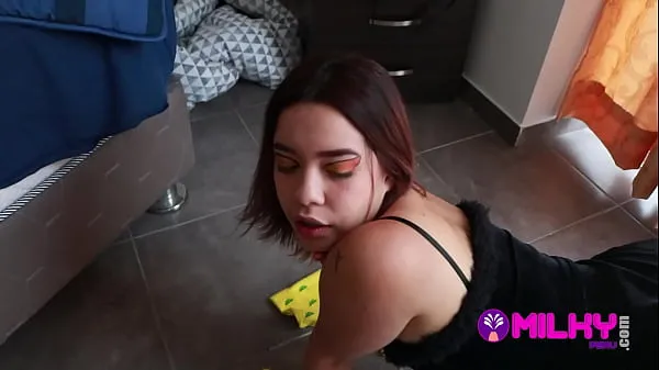 Nytt Venezuelan cleaning lady fucks while eliminating covid-19 ... She took the semen from the floor to keep her job fint rör