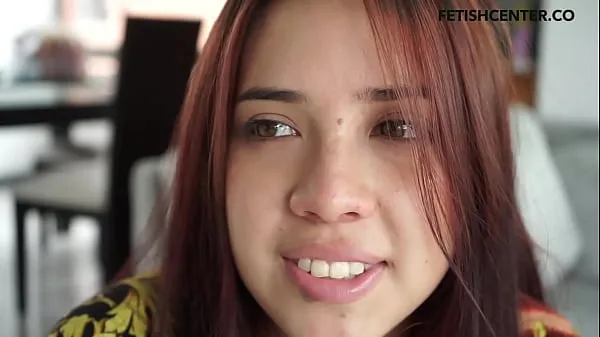 新型Colombian webcam model tells us about her sexual fantasy and then masturbates intensely细管