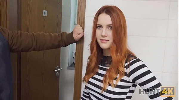 Nová HUNT4K. Belle with red hair fucked by stranger in toilet in front of BF jemná tuba