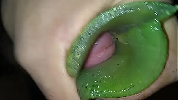 Nuovo Rich masturbation with aloe leaves tubo fine