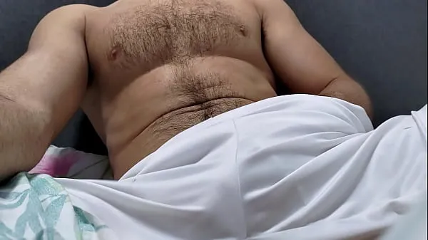 새로운 Hot str8 guy showing his big bulge and massive dick 파인 튜브