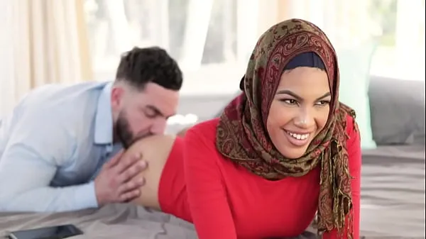 Nieuwe Hijab Stepsister Sending Nudes To Stepbrother - Maya Farrell, Peter Green -Family Strokes fijne Tube