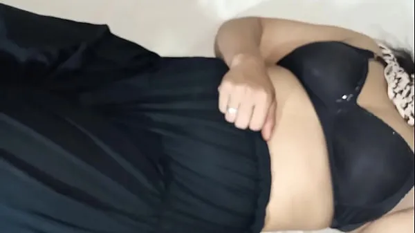 نیا Bbw beautiful pakistani wife showing her nacked assets infront of camera in a homemade erotic video عمدہ ٹیوب
