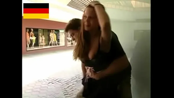 Nytt German Teen fucks in the public fint rör