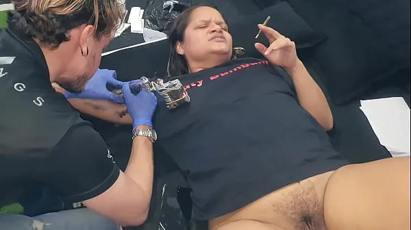 New My wife offers to Tattoo Pervert her pussy in exchange for the tattoo. German Tattoo Artist - Gatopg2019 fine Tube