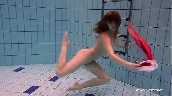 Νέος Bultihalo is a super beautiful sexy girl underwater λεπτός σωλήνας