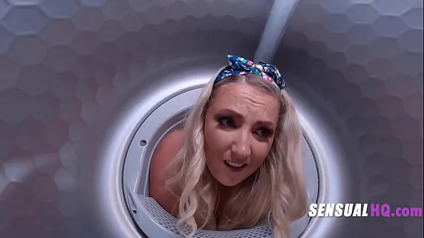 Uusi StepMom Lets Me Freeuse Her While Stuck In Dryer hieno tuubi