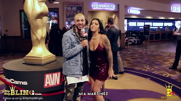 New interviewing Mia Martinez & Salina Savage for at AVN fine Tube