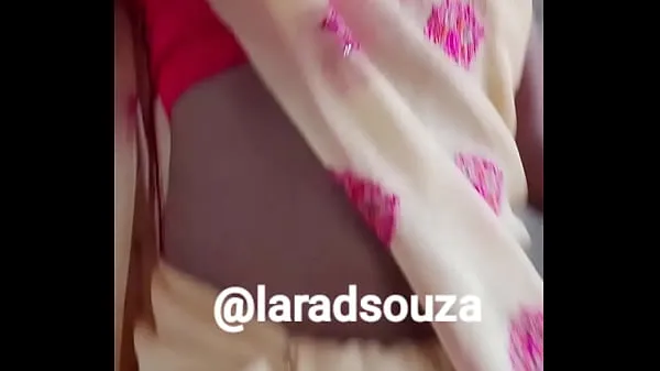 Ny Lara D'Souza fint rør