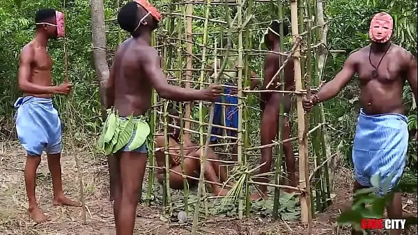 Baru Somewhere in west Africa, on our annual festival, the king fucks the most beautiful maiden in the cage while his Queen and the guards are watching halus Tube