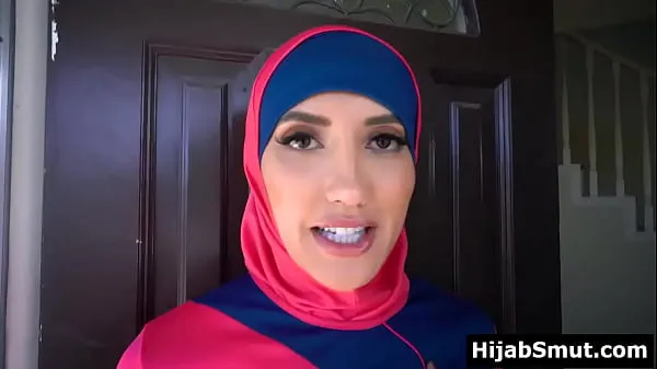 새로운 Muslim wife fucks landlord to pay the rent 파인 튜브